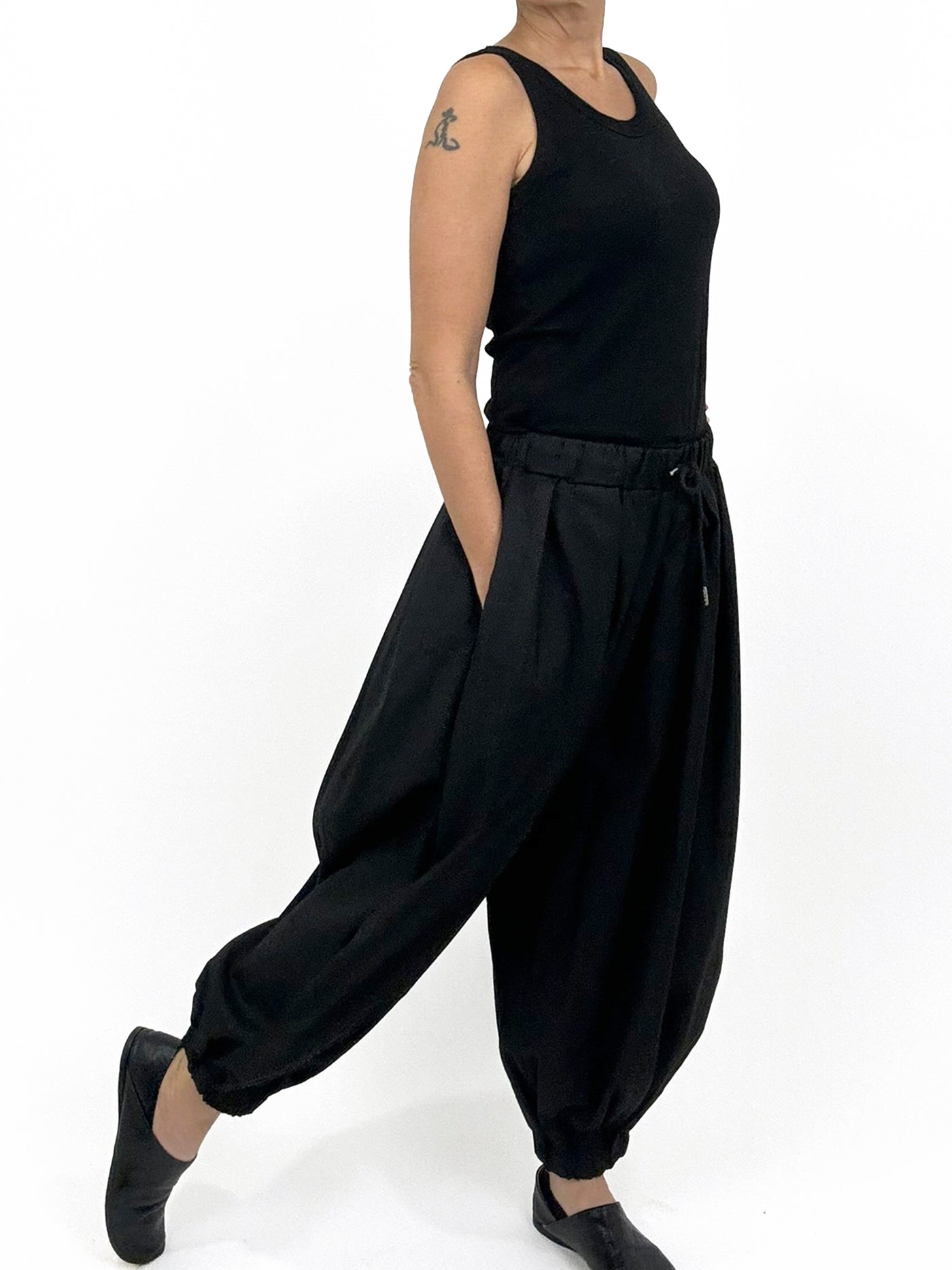 The Curved Volume Pant