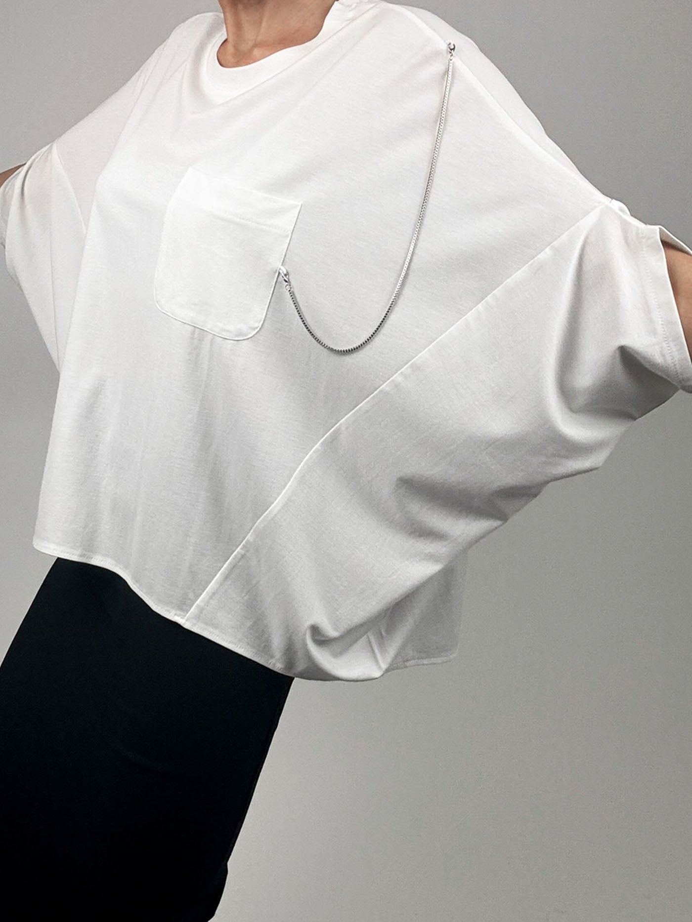 The White Square Chain Tee