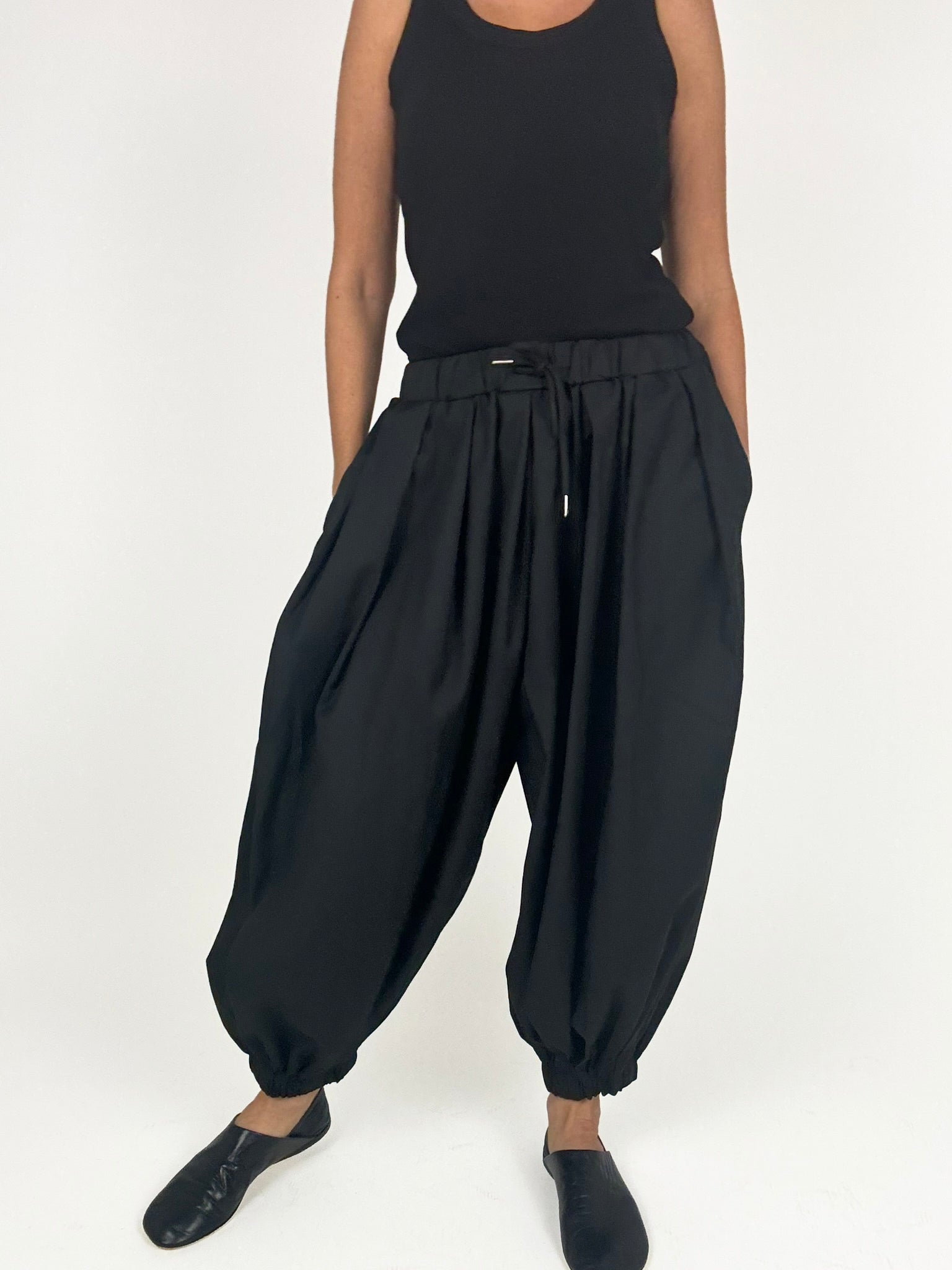 The Curved Volume Pant