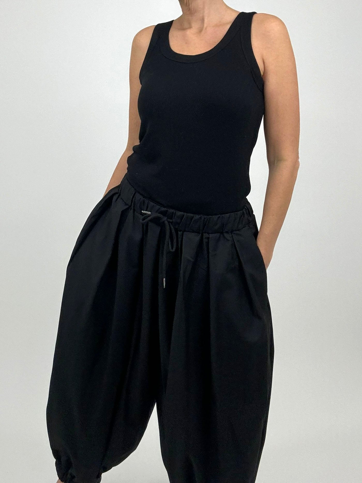 The Curved Volume Pant