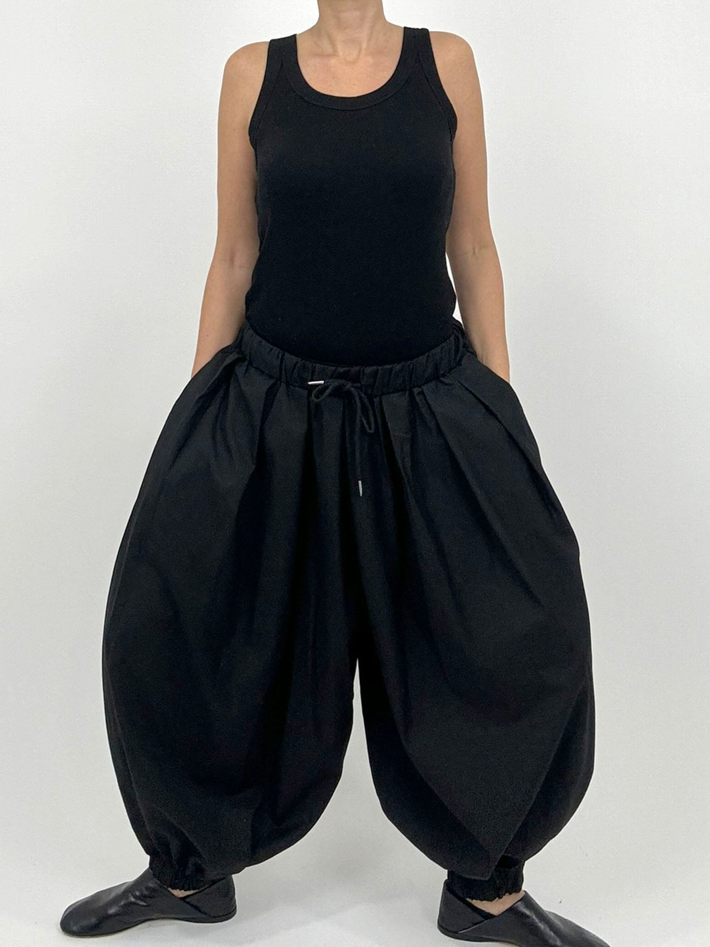 The Curved Volume Pant