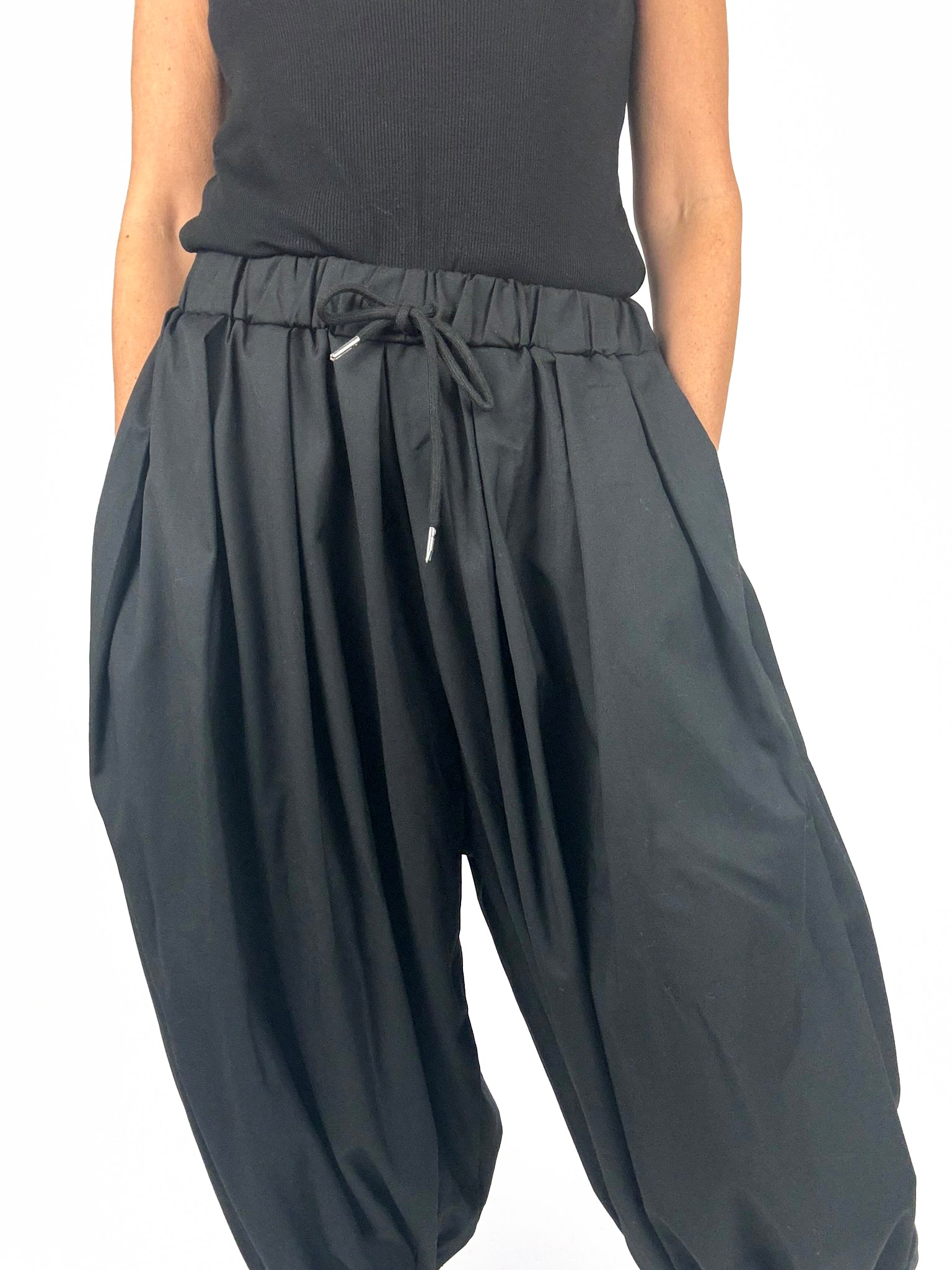 The Curved Volume Pant